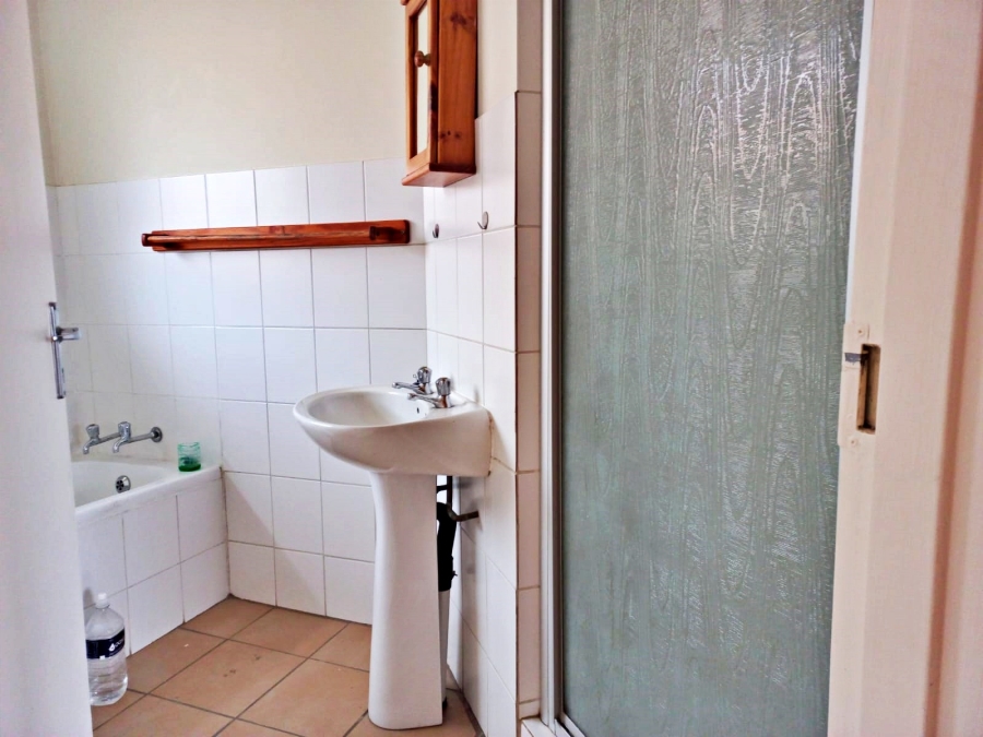 To Let 2 Bedroom Property for Rent in Langenhovenpark Free State